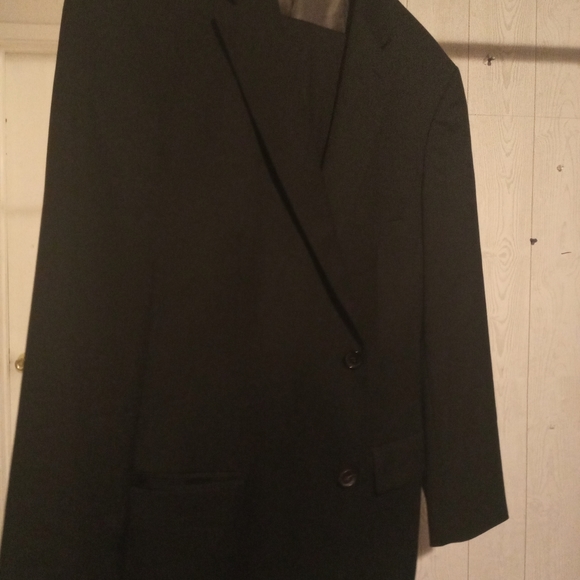 Beautiful Hugo Boss business suit gently used alwa